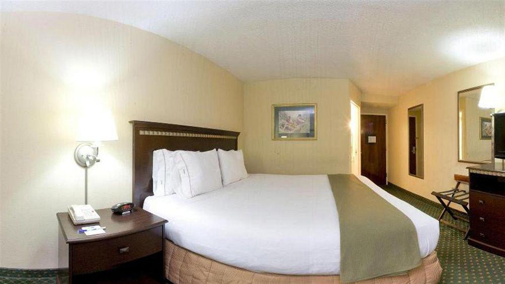 Holiday Inn Express Memphis Medical Center - Midtown By Ihg Экстерьер фото